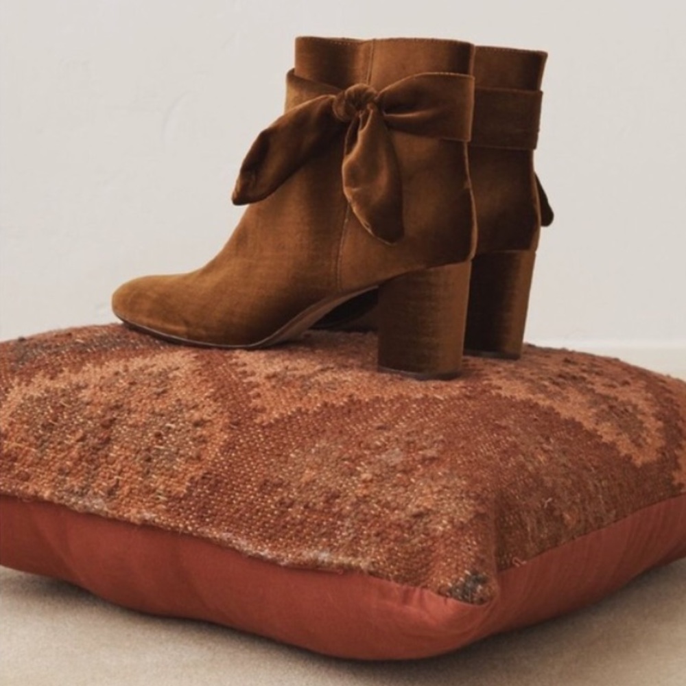 🌿Madewell velvet ankle boots bow size 6